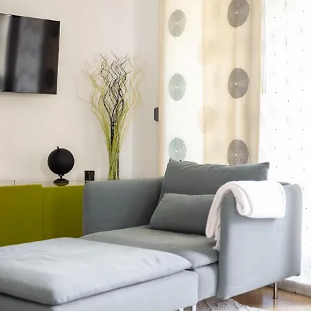 Deluxe Downtown Suite W' Balcony In The Heart Of Budapest Exterior photo