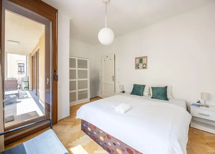 Deluxe Downtown Suite W\' Balcony In The Heart Of Budapest