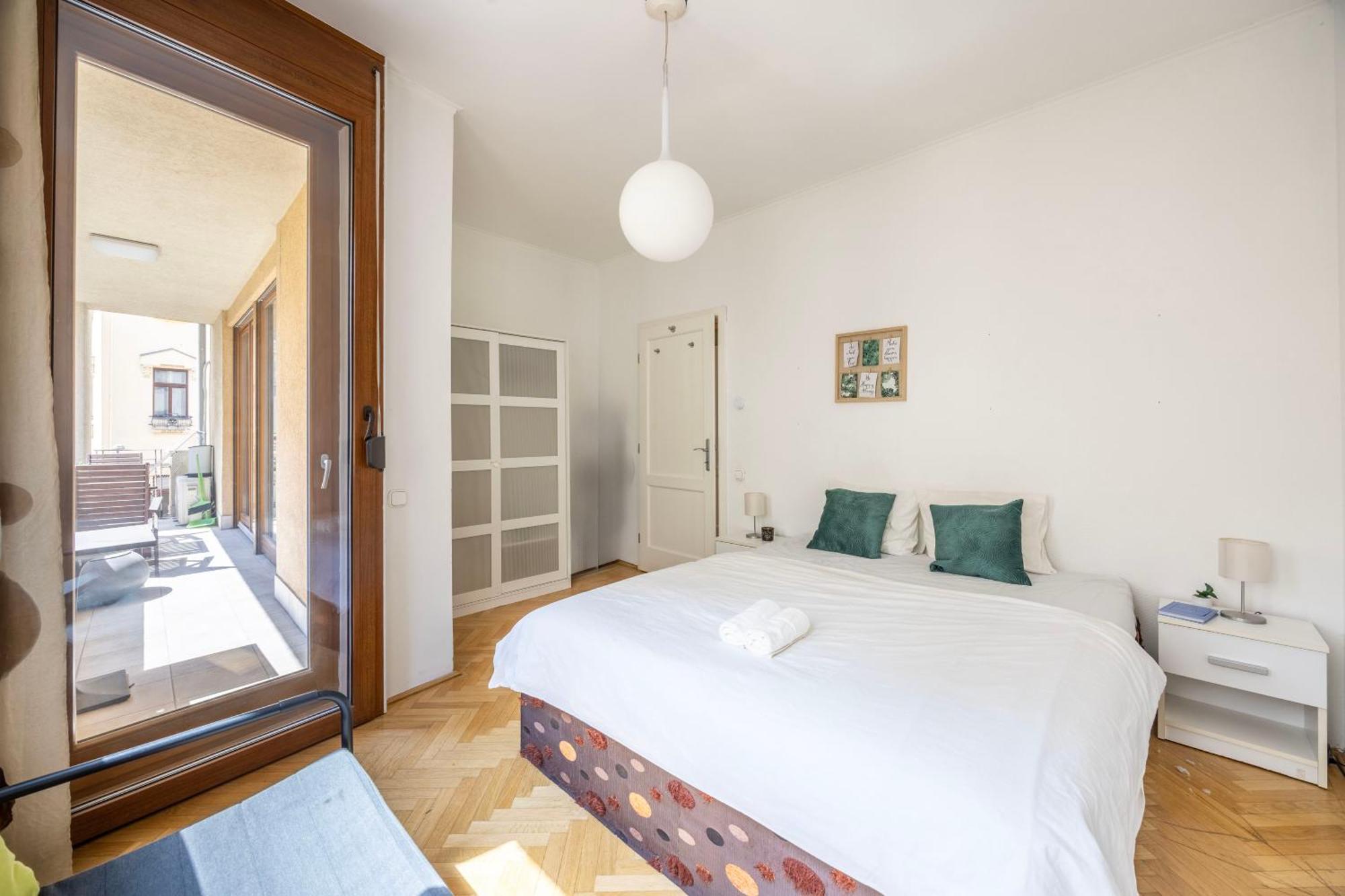 Deluxe Downtown W' Balcony In The Heart Of * Budapest